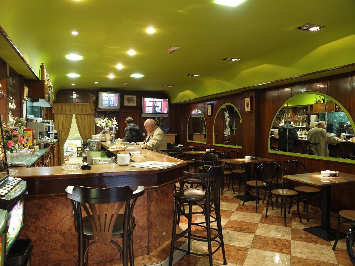 Hotel Paris Хихон Екстериор снимка