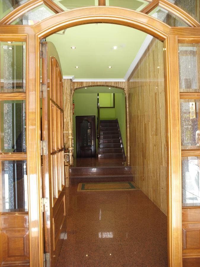 Hotel Paris Хихон Екстериор снимка