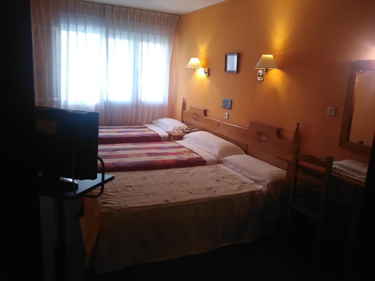Hotel Paris Хихон Екстериор снимка