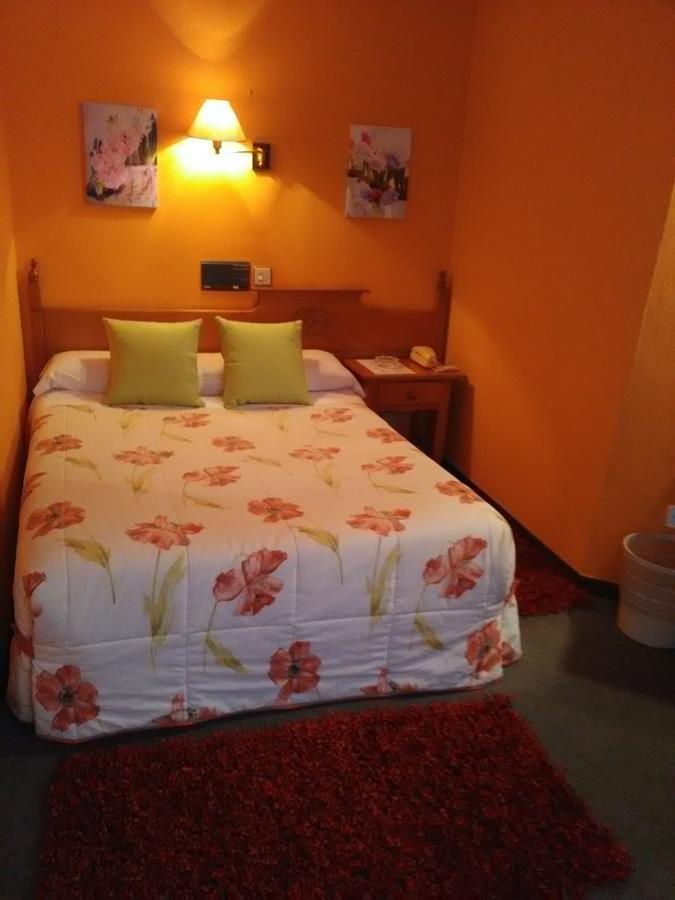 Hotel Paris Хихон Екстериор снимка